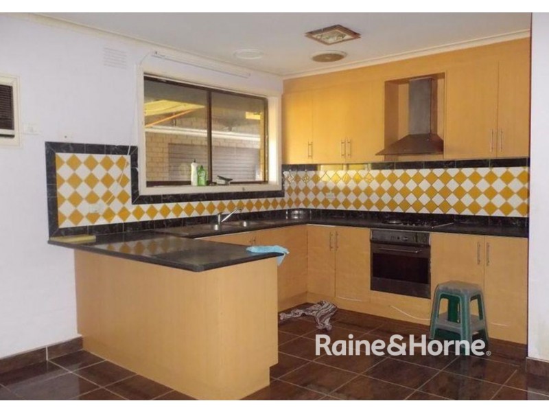 33 Stenson Road, Kealba VIC 3021