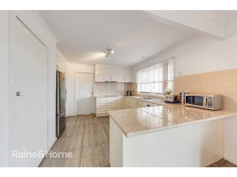 20 CORNHILL STREET, St Albans VIC 3021