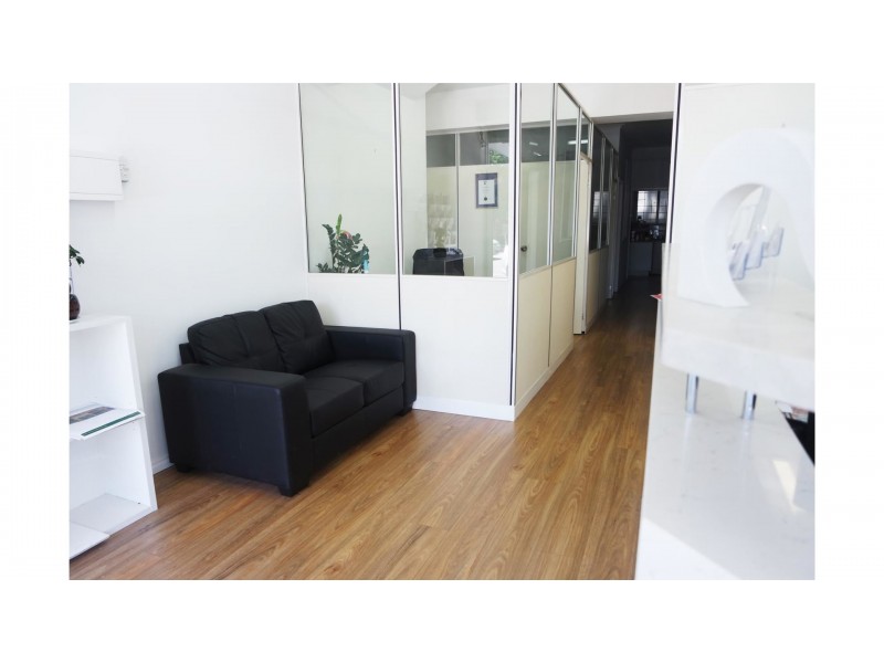 63 MAIN ROAD, St Albans VIC 3021