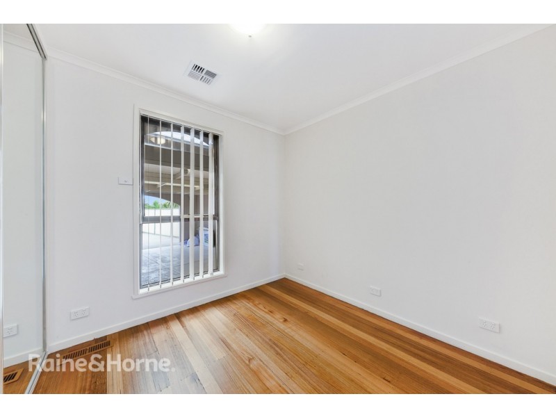 4 LEYTON COURT, St Albans VIC 3021