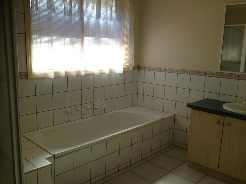 82 Lee St, Deer Park VIC 3023