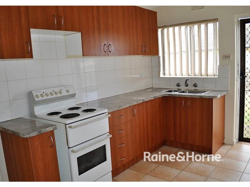 1/15 Cleveland Street, St Albans VIC 3021