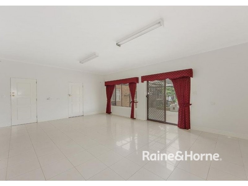 82 Power Street, St Albans VIC 3021