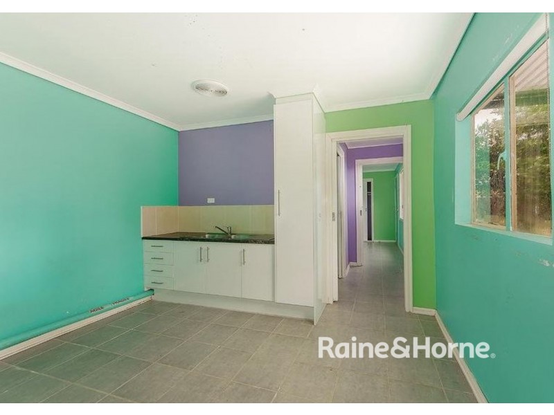 82 Power Street, St Albans VIC 3021