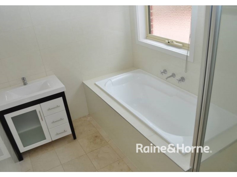 2/43 Glyndon Avenue, St Albans VIC 3021