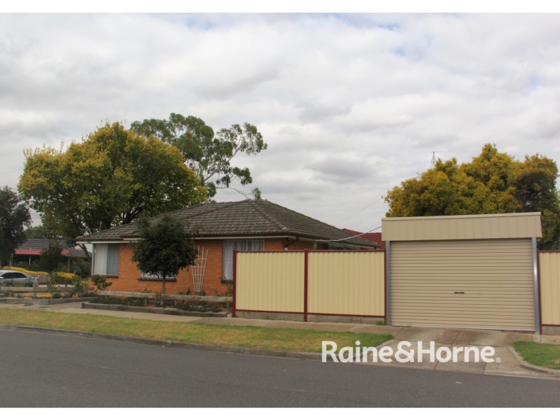 17 Dover Street, Albanvale VIC 3021