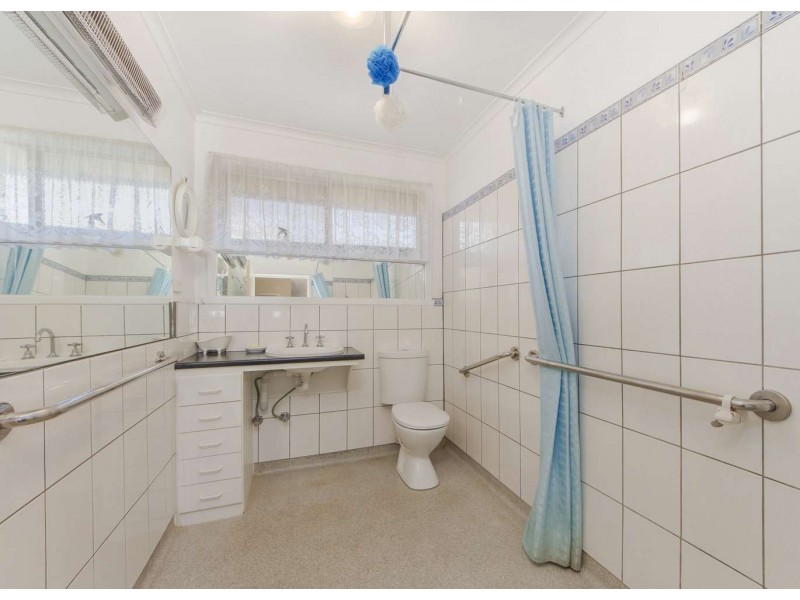 17 Dover Street, Albanvale VIC 3021