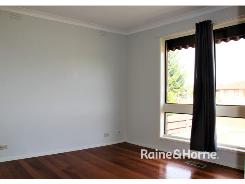 82 Power St, St Albans VIC 3021