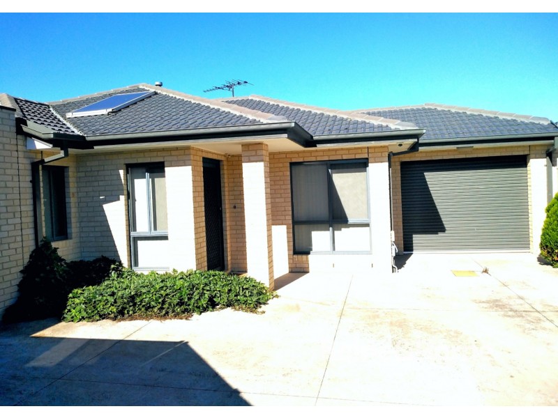 2 /19 Curtin Street, St Albans VIC 3021