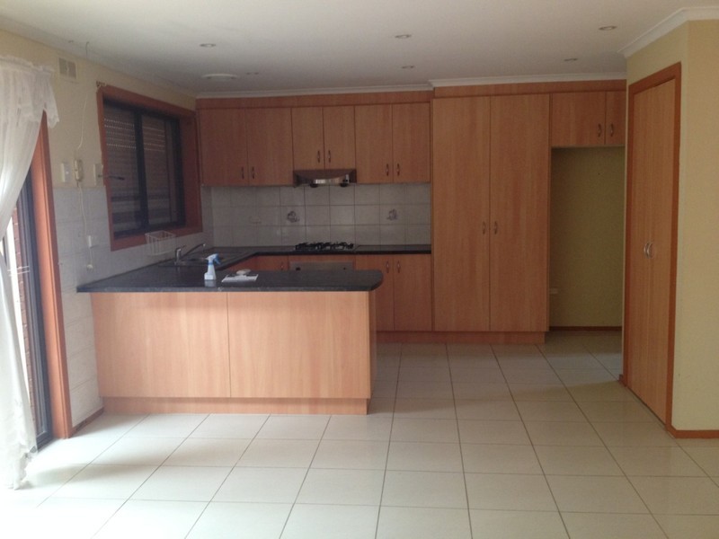 4 Watford Street, St Albans VIC 3021