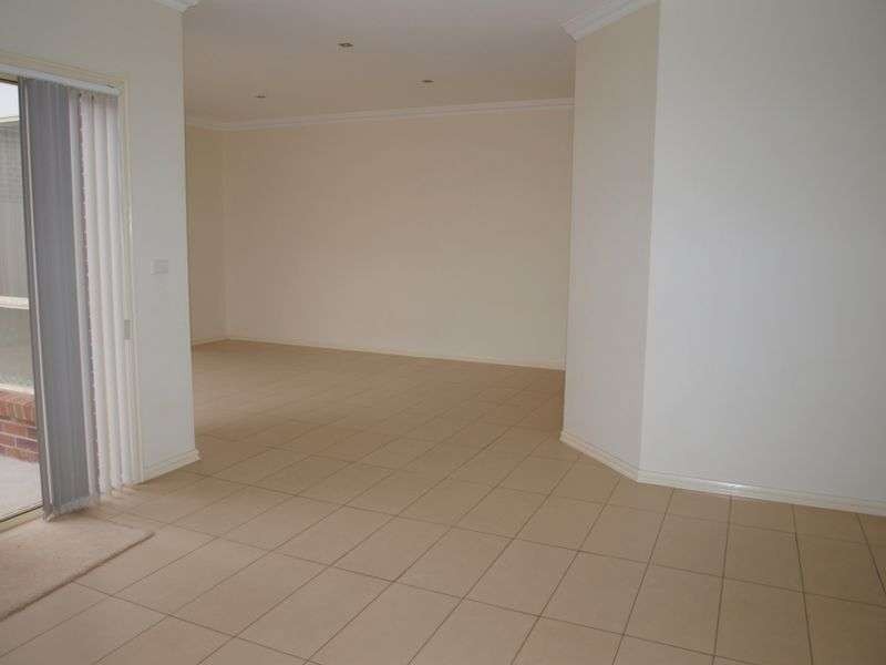 46  Howardson Circuit, St Albans VIC 3021