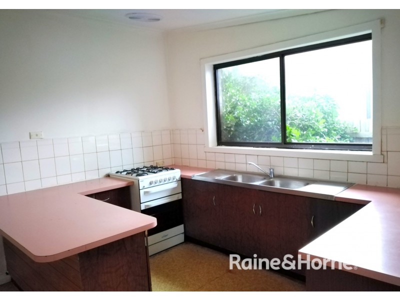 78 East Esplanade, St Albans VIC 3021