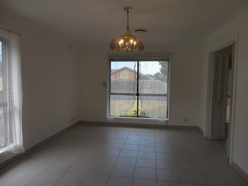 8 Orion Avenue, St Albans VIC 3021