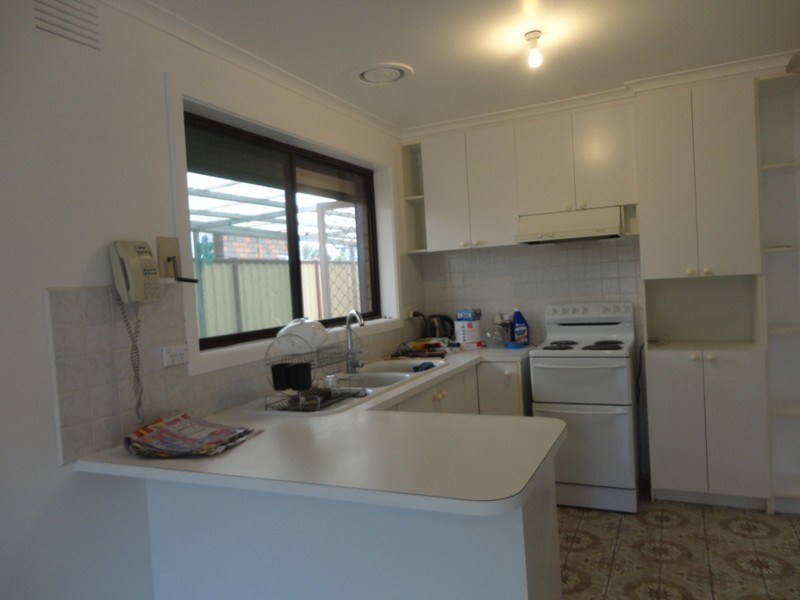 8 Orion Avenue, St Albans VIC 3021