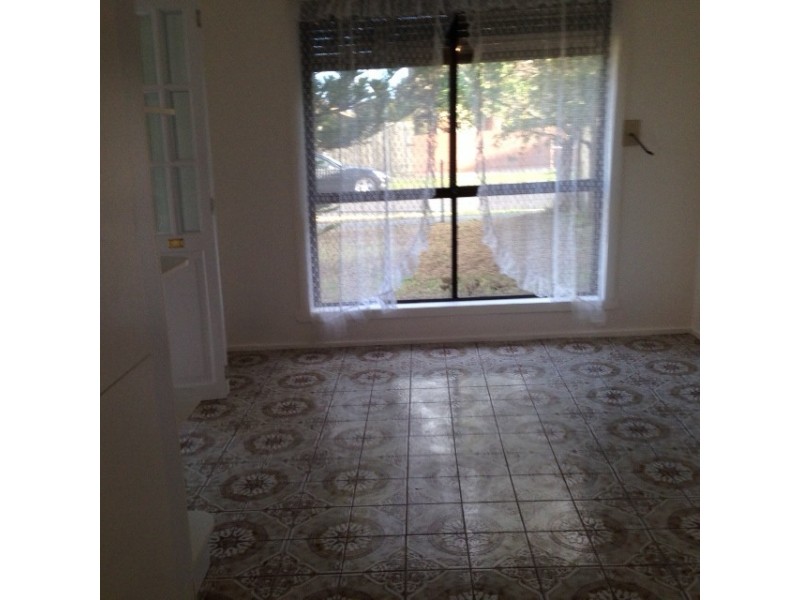 8 Orion Avenue, St Albans VIC 3021