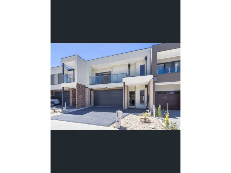 44 Lorimer Street, Caroline Springs VIC 3023
