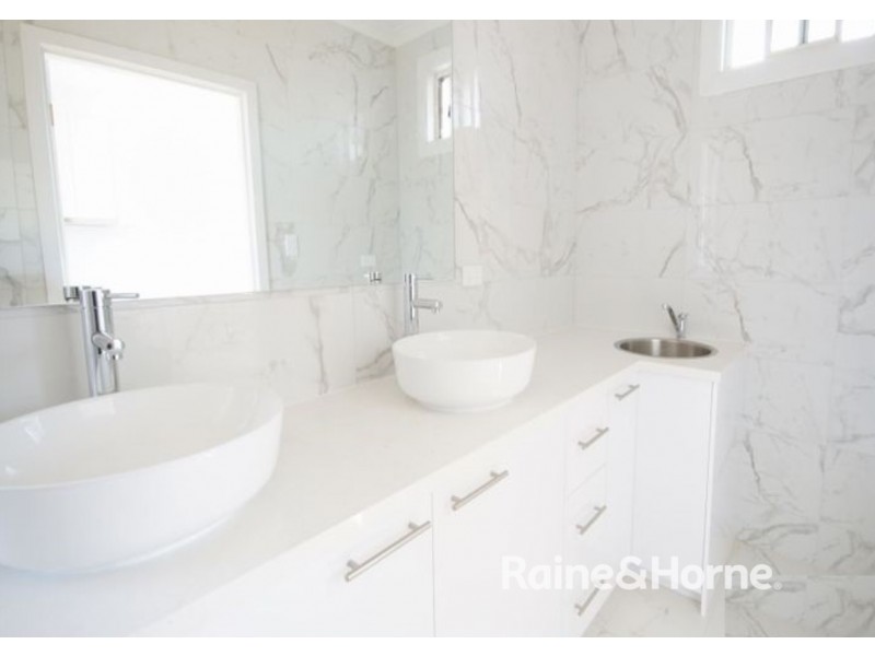 1/24 BARRIE COURT, Braybrook VIC 3019