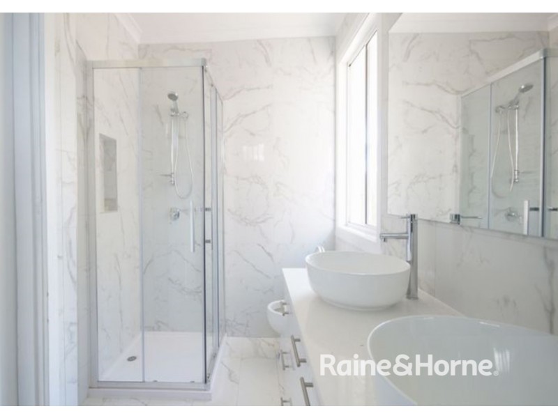 1/24 BARRIE COURT, Braybrook VIC 3019