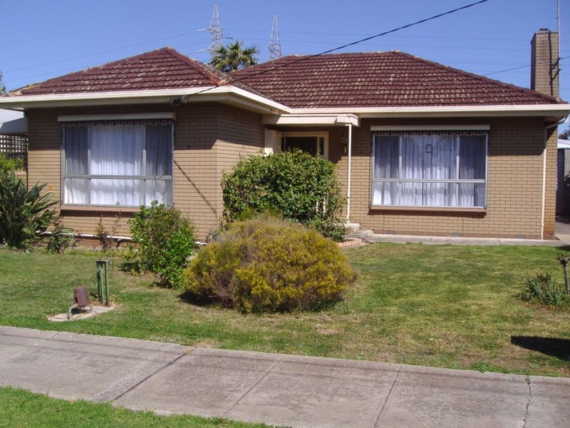 6 Ross Street, St Albans VIC 3021