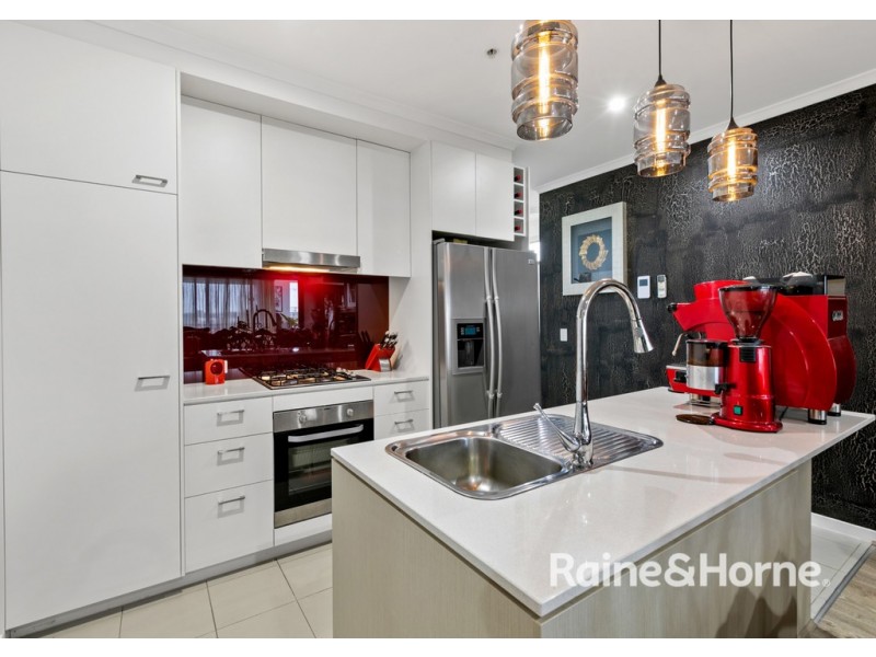 17/76 The Esplanade, Caroline Springs VIC 3023