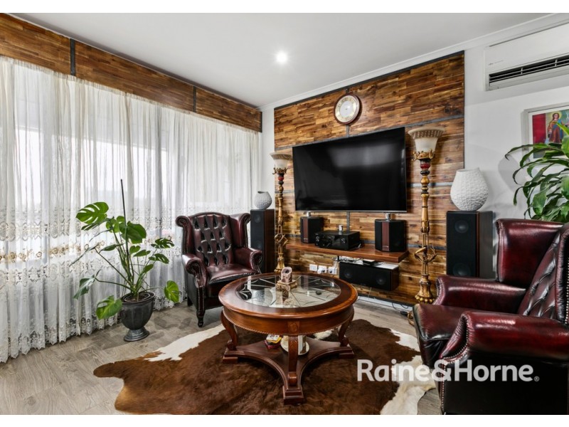 17/76 The Esplanade, Caroline Springs VIC 3023