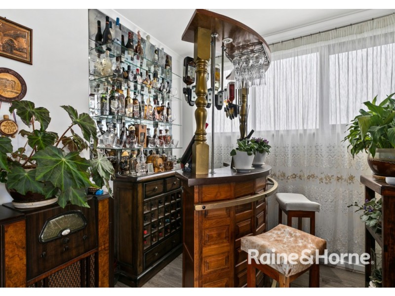 17/76 The Esplanade, Caroline Springs VIC 3023