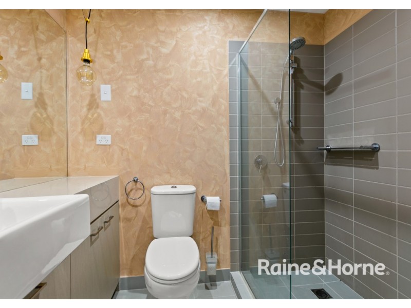 17/76 The Esplanade, Caroline Springs VIC 3023