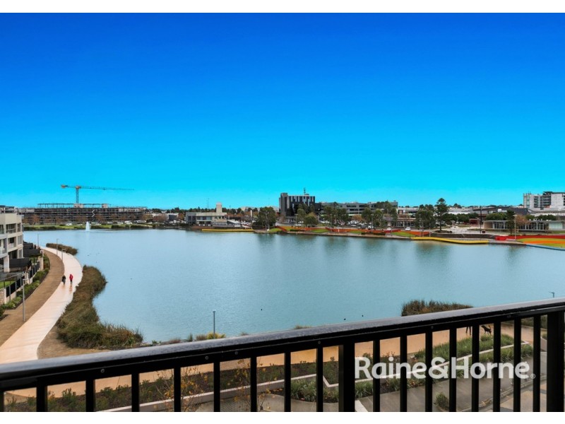 17/76 The Esplanade, Caroline Springs VIC 3023
