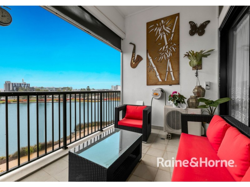 17/76 The Esplanade, Caroline Springs VIC 3023