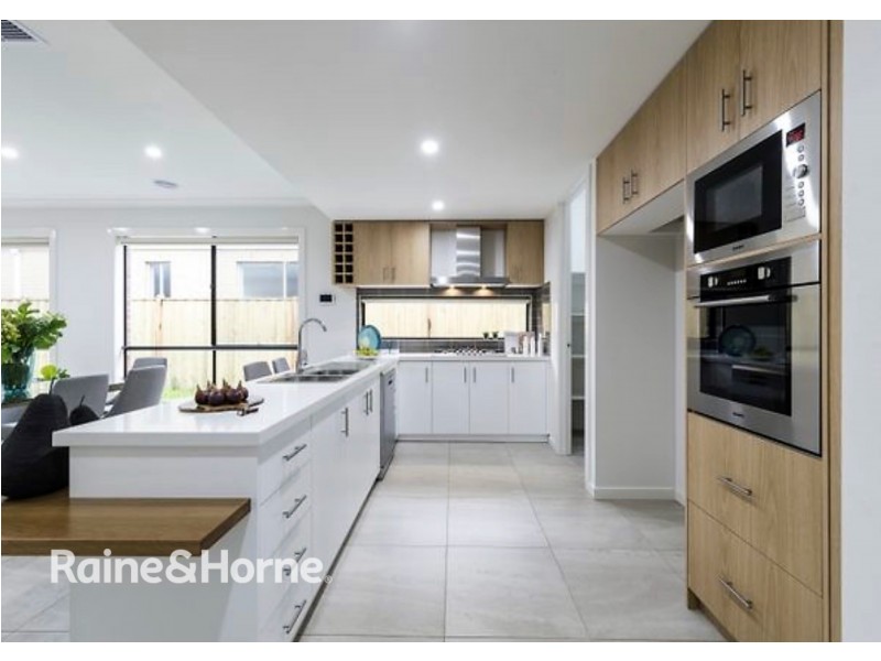 12 BRUNSWICK DRIVE, Truganina VIC 3029