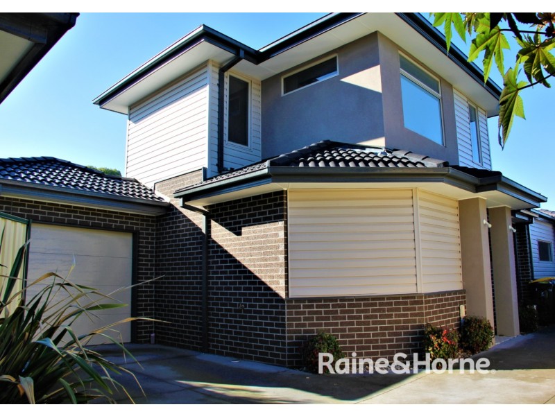 2/16 Cowper Avenue, St Albans VIC 3021