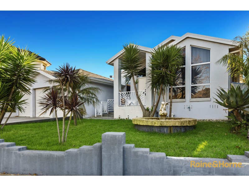 16 WHITELEY PARADE, Taylors Lakes VIC 3038