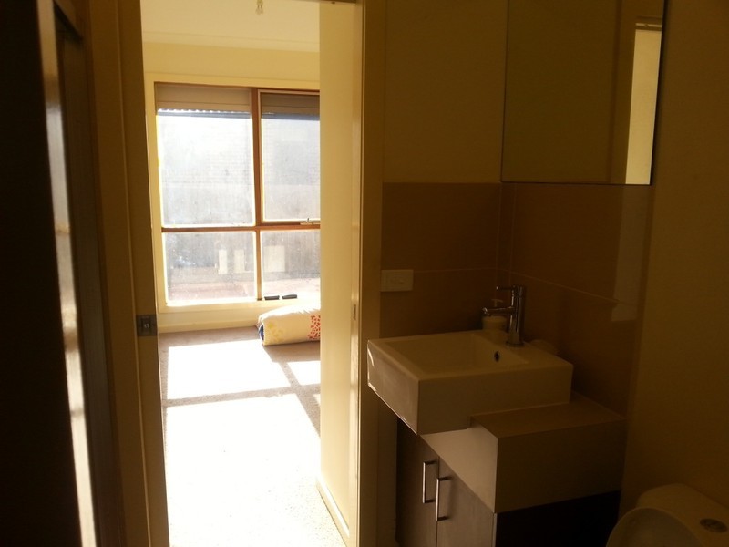 3/8 Albert Crescent, St Albans VIC 3021