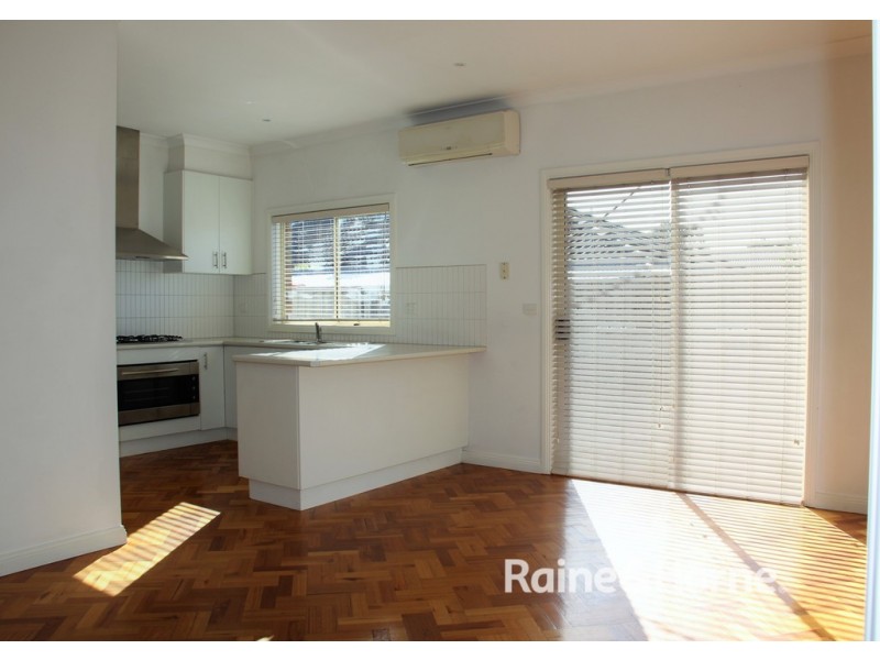 2/2 Breadalbane Court, Sydenham VIC 3037