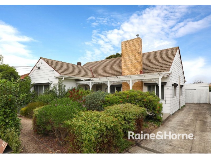 21 CATHCART STREET, Maidstone VIC 3012
