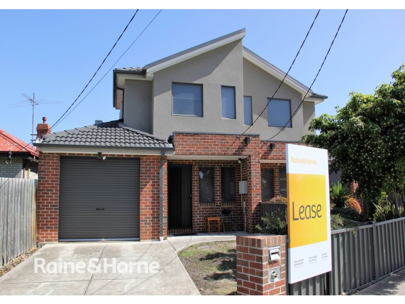 21 West Esplanade, St Albans VIC 3021