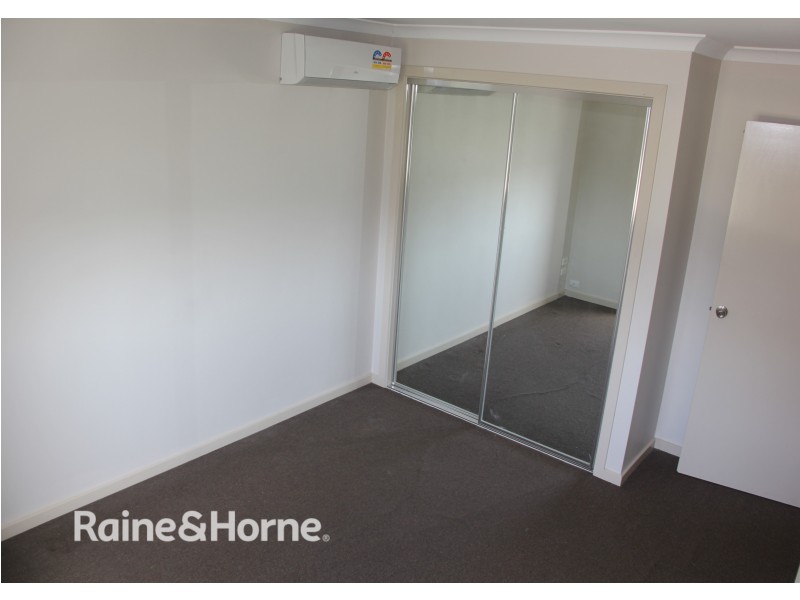 21 West Esplanade, St Albans VIC 3021