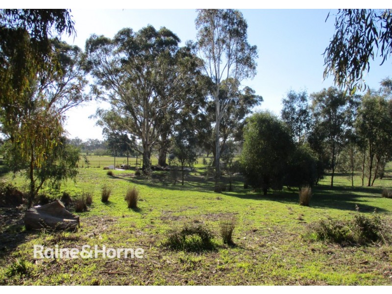 984 FOGARTYS GAP RD, Walmer VIC 3463