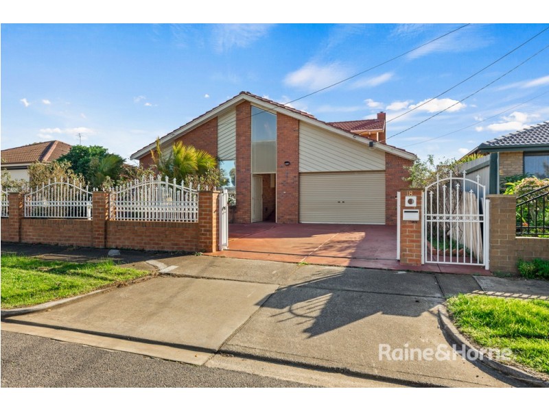 8 CAMDALE PARADE, St Albans VIC 3021