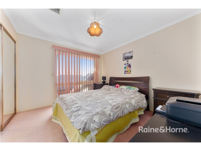 8 CAMDALE PARADE, St Albans VIC 3021