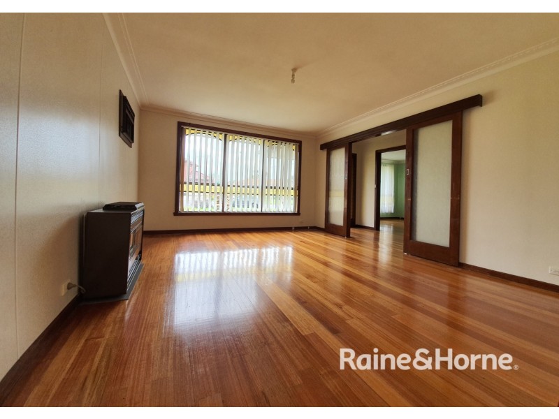 1 BENBURY CLOSE, St Albans VIC 3021