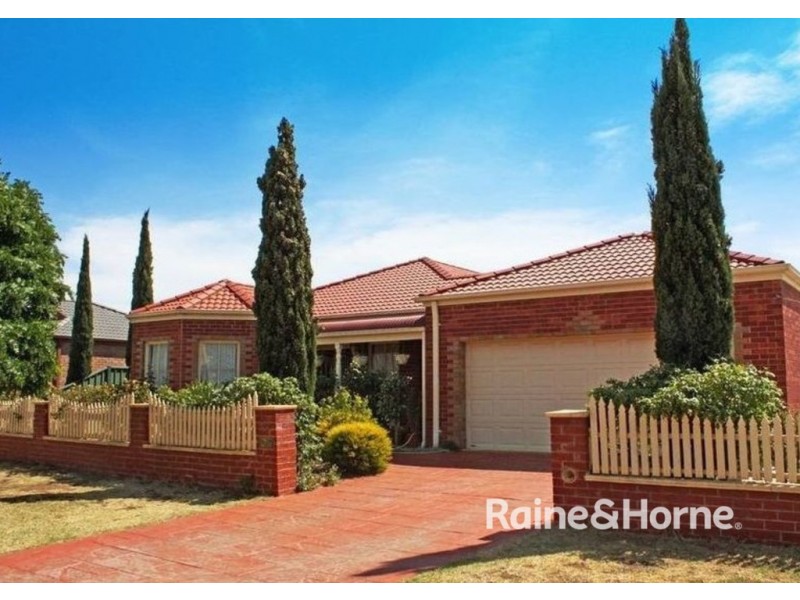 16 WALLACE PLACE, Caroline Springs VIC 3023