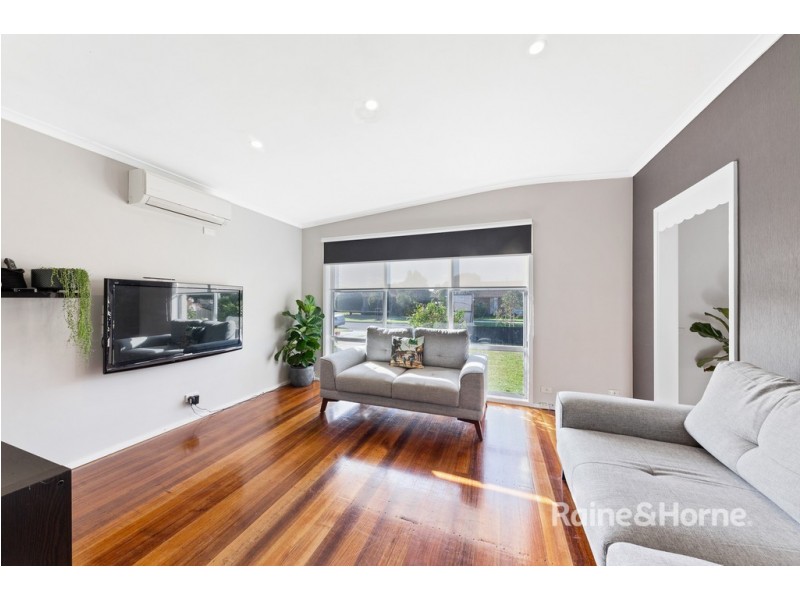 1/ 9 PICKERSGILL AVENUE, Sunshine West VIC 3020