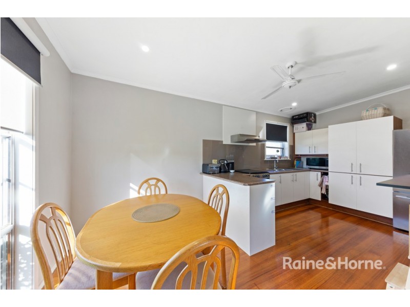 1/ 9 PICKERSGILL AVENUE, Sunshine West VIC 3020