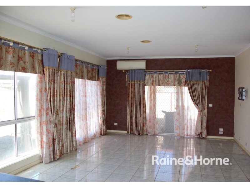 12 SEDGEFIELD TERRACE, Cairnlea VIC 3023