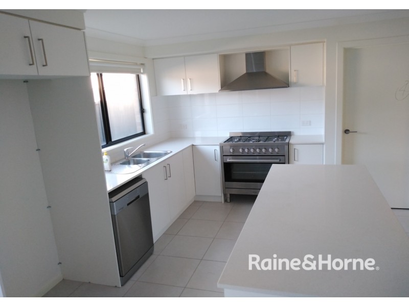 12 LUSTER CRESCENT, Tarneit VIC 3029