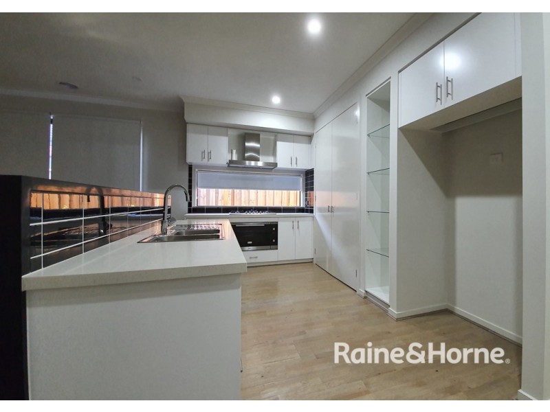 14 BRUNSWICK DRIVE, Truganina VIC 3029