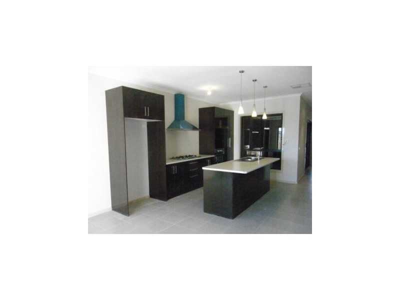 1/11 McDougall Place, Truganina VIC 3029