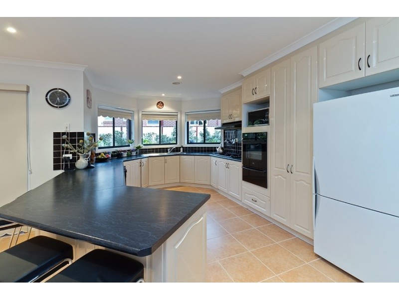 5 Wetherby Crt, Hillside VIC 3037