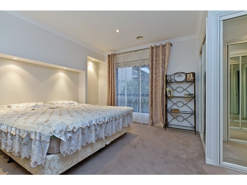 5 Wetherby Crt, Hillside VIC 3037